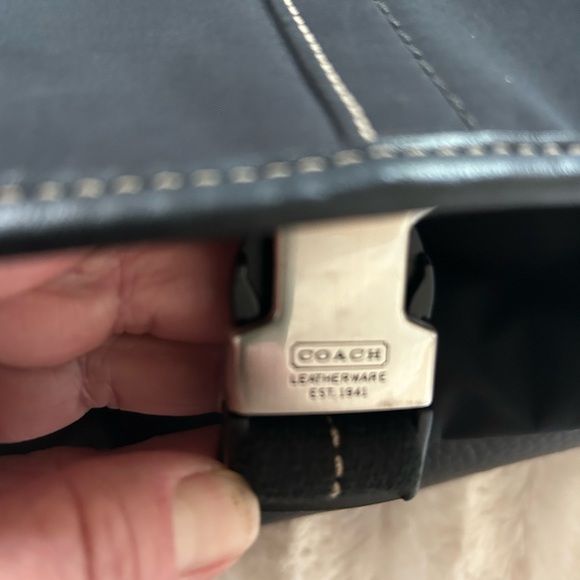 Coach authentic messenger bag EUC - Picture 3 of 16